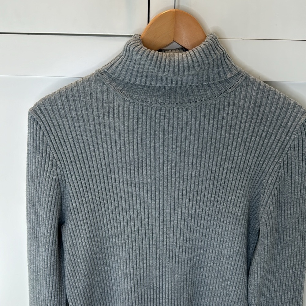 Gap Gray Long Sleeve Turtleneck stretch Ribbed Sweater size: Large - Picture 2 of 6